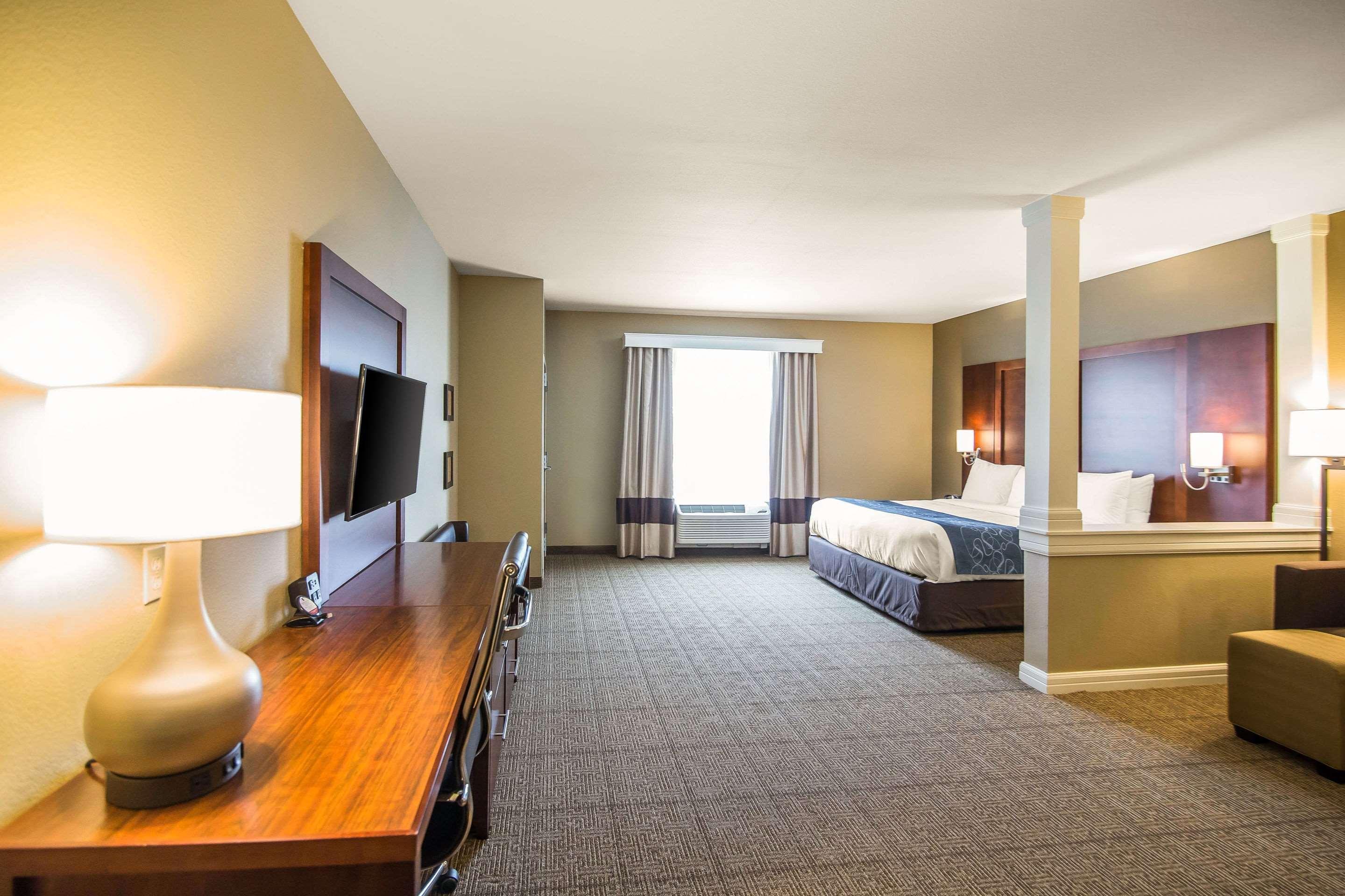 Comfort Suites - Dodge City Eksteriør bilde