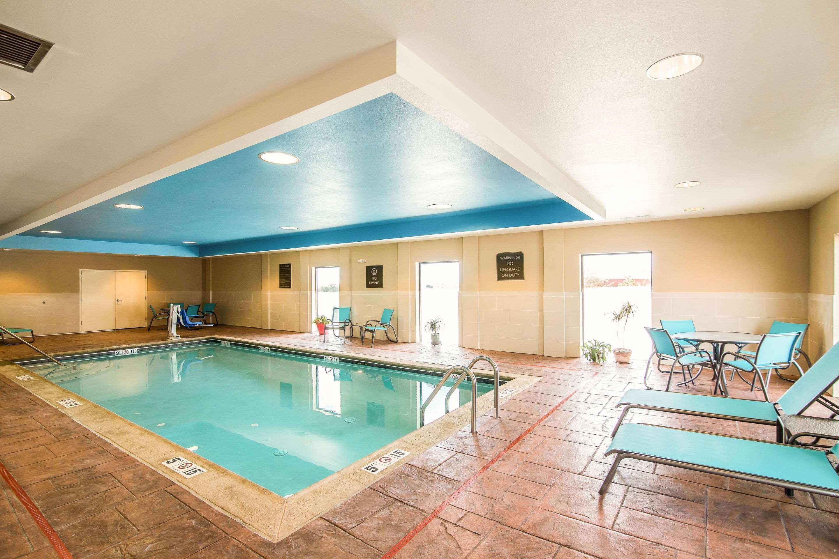Comfort Suites - Dodge City Eksteriør bilde