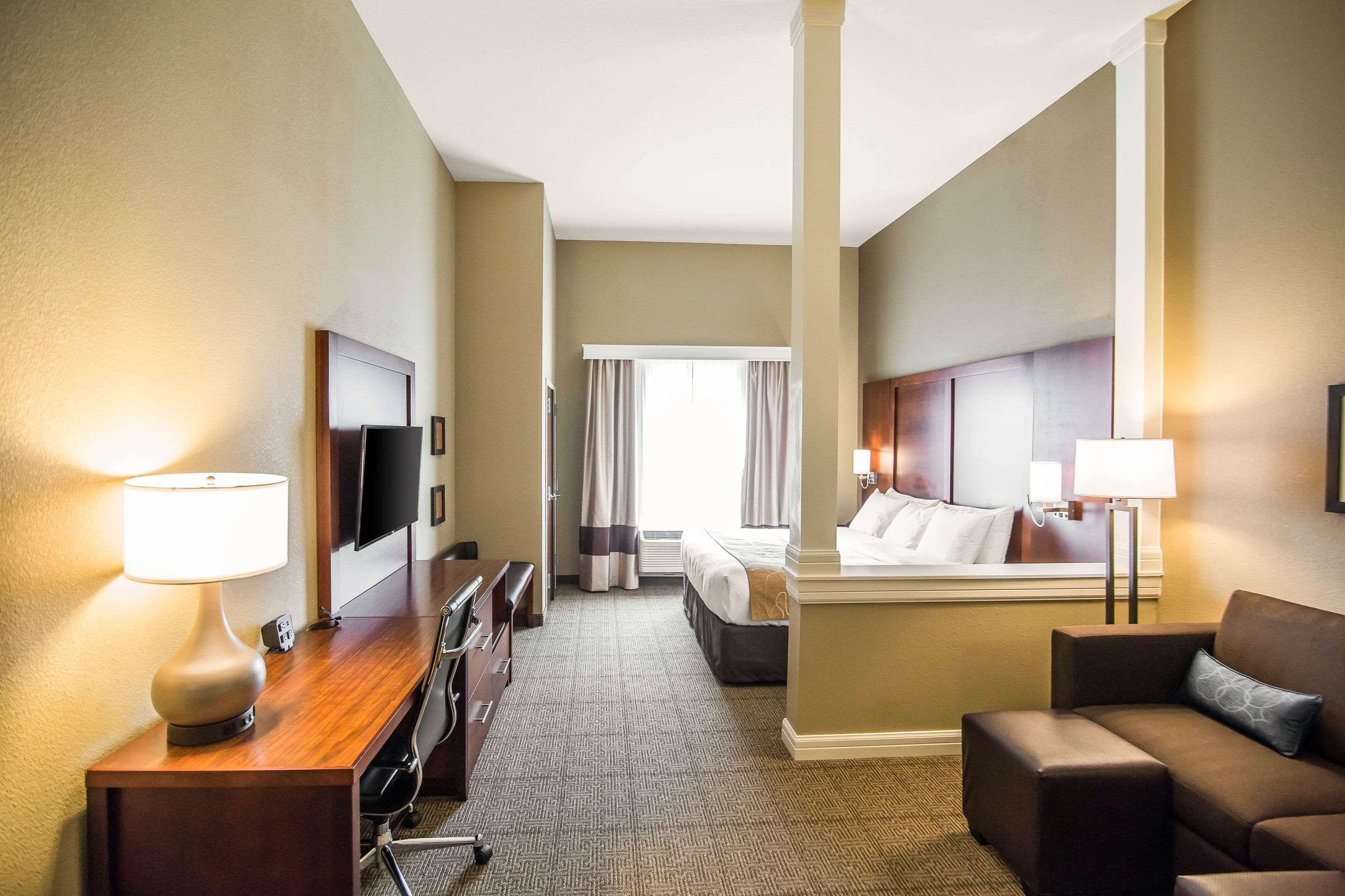 Comfort Suites - Dodge City Eksteriør bilde