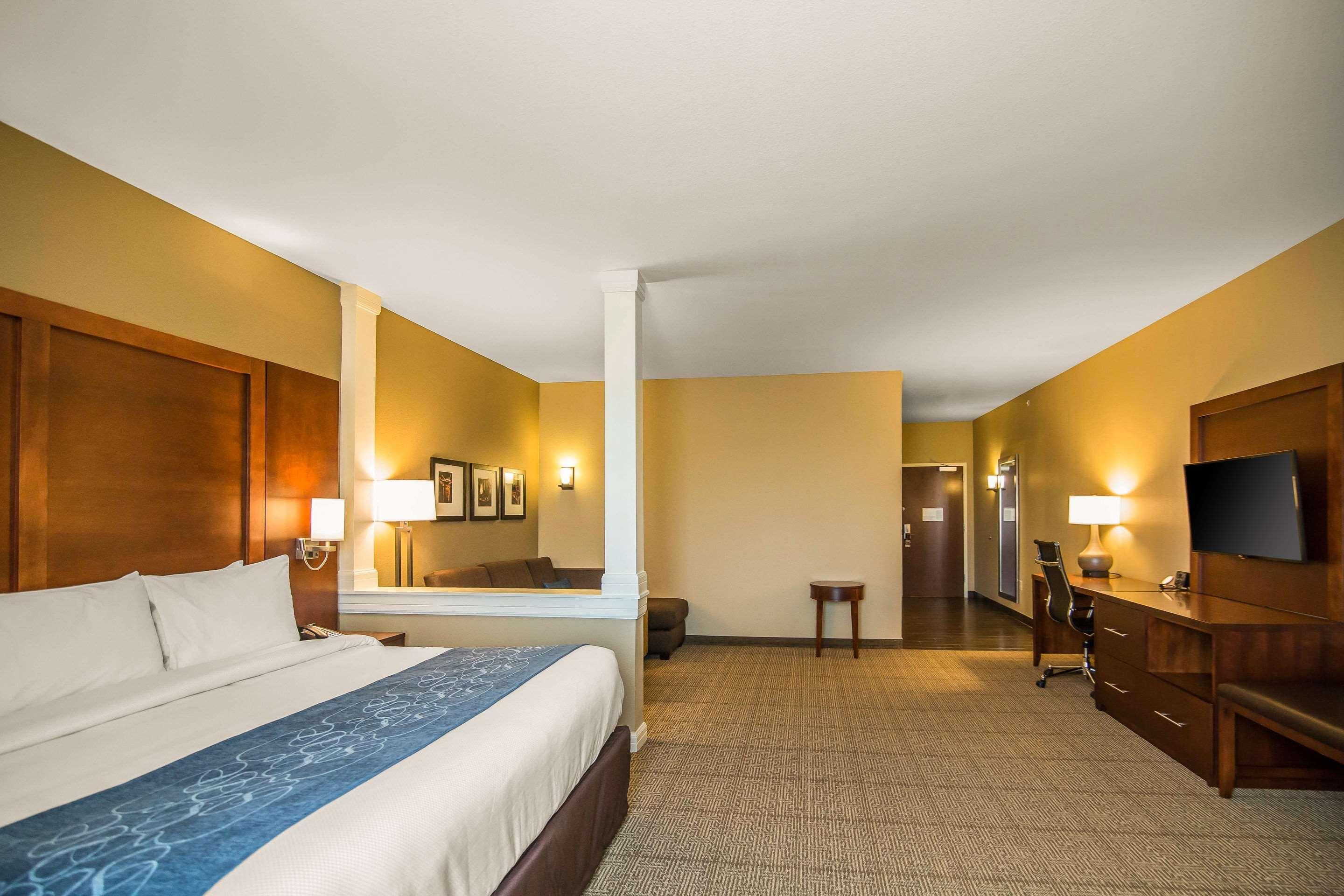 Comfort Suites - Dodge City Eksteriør bilde
