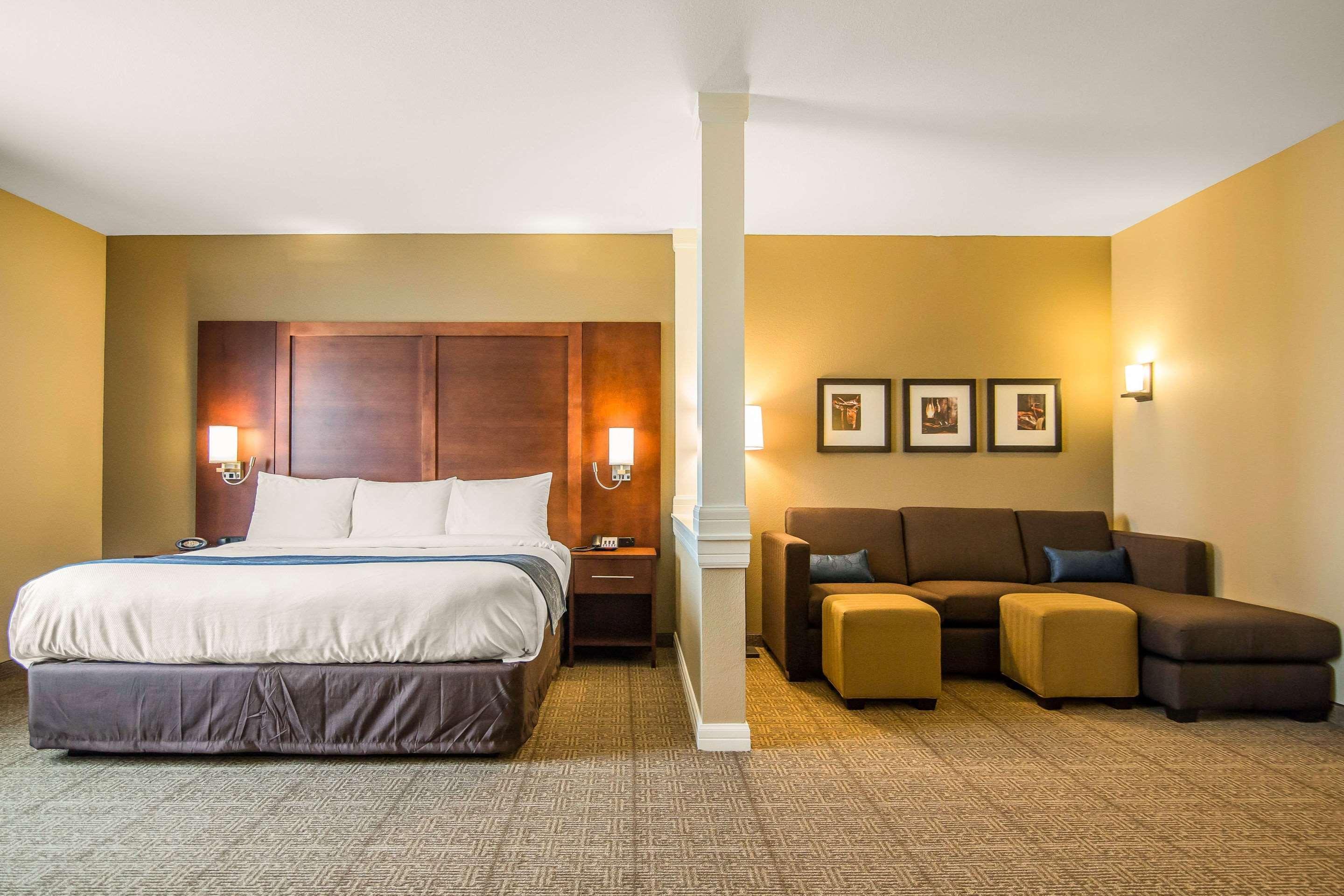 Comfort Suites - Dodge City Eksteriør bilde