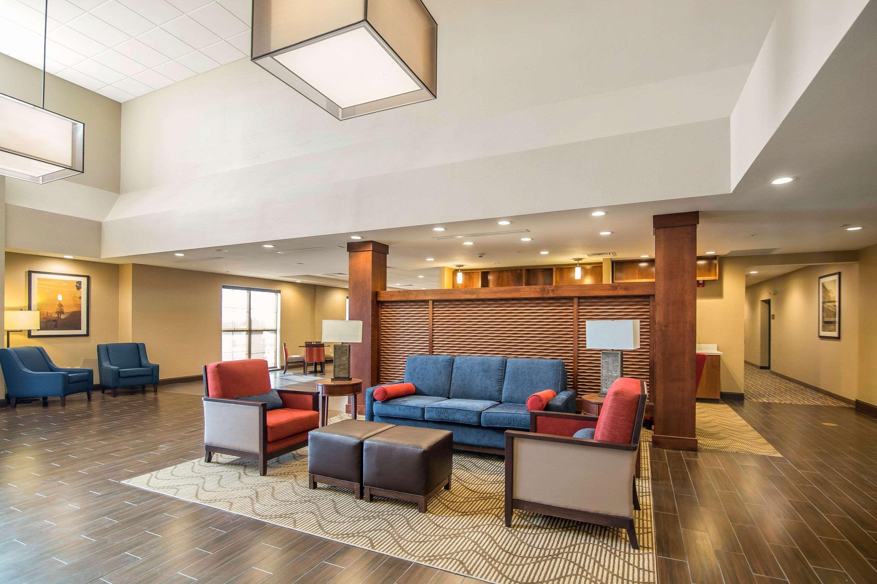 Comfort Suites - Dodge City Eksteriør bilde
